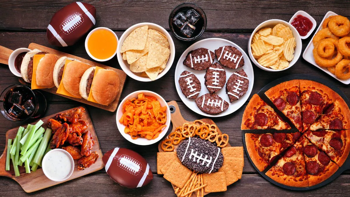 What foods do Americans eat during the Super Bowl?